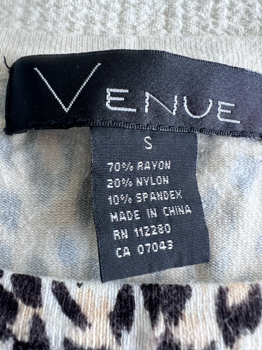 Set Of Two Jersey Knit Long Sleeve Tops Abstract Flower Animal Print EUC Size: S - Picture 12 of 16